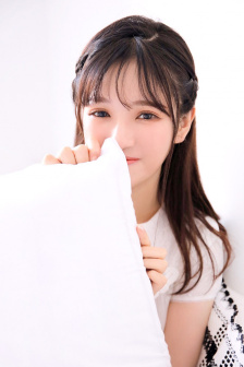 女士不遮阴小内搭走秀
